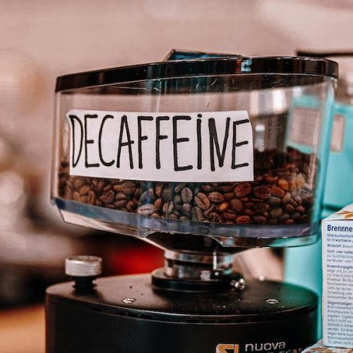 Pengen Minum Kopi Tapi Perut Gak Tahan Kafein? Coba deh Kopi Decaffeinated